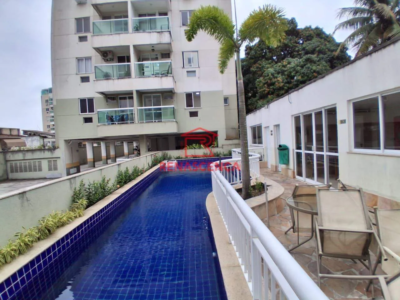 Apartamento de 2 dormitorios con vistas a la ciudad y montañas — photo 24