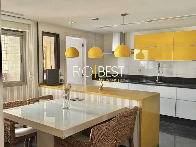 Apartment with open kitchen and gas stove — photo 27