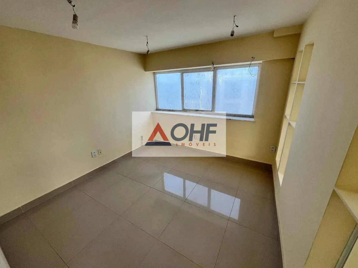 1-bedroom apartment with 300 m² and 6 parking spaces — photo 24