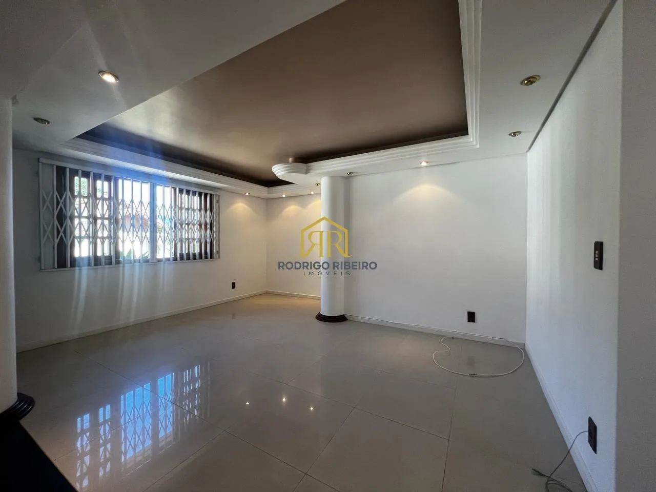 House with 7 bedrooms and 405 m² in a gated community — photo 3