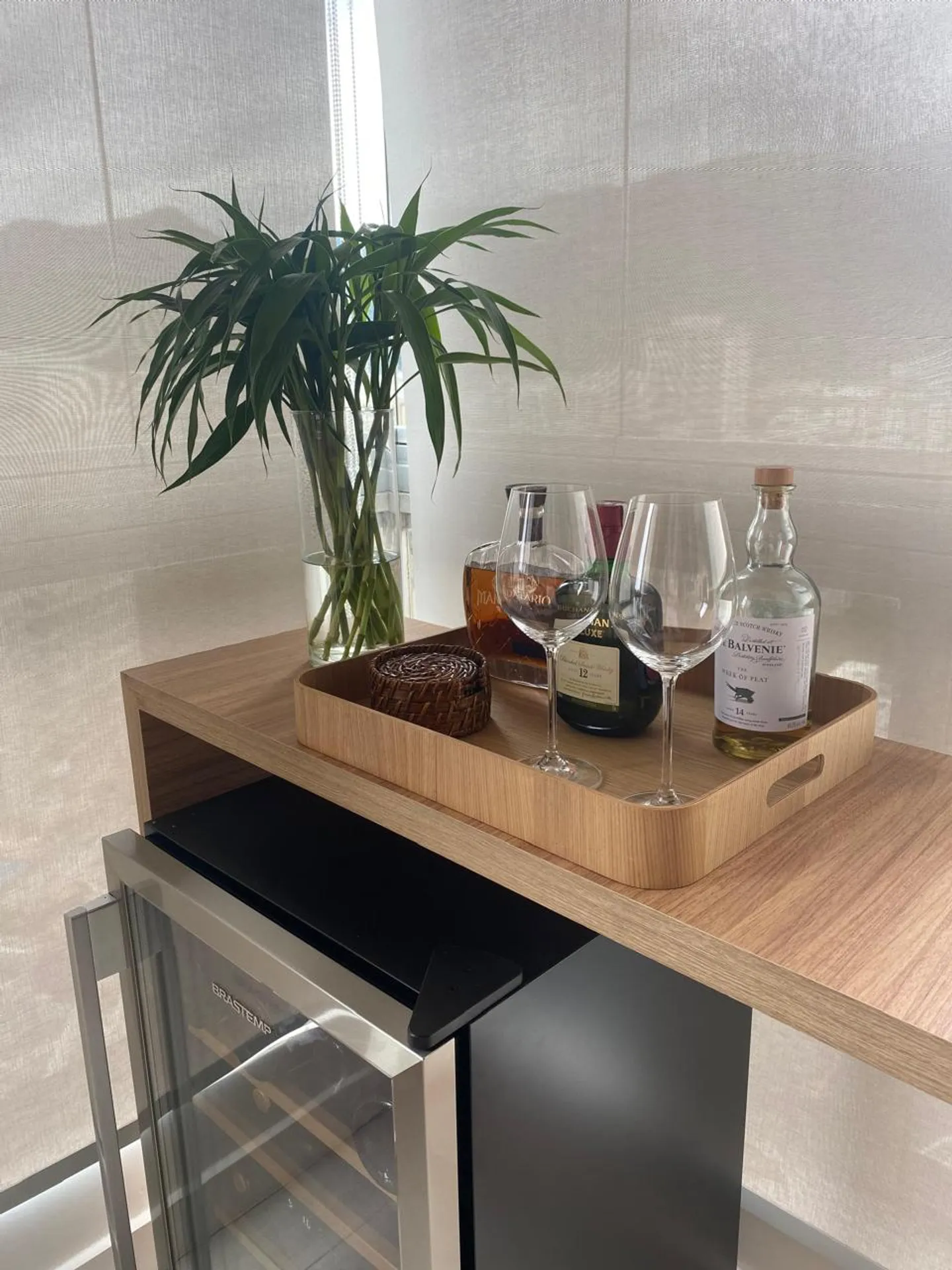 Furnished apartment, 80 m², with floor-to-ceiling windows — photo 3