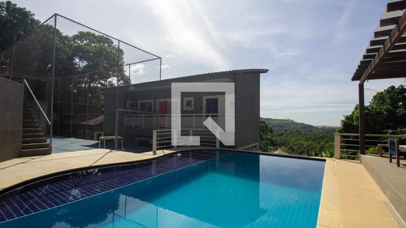Furnished house with 5 bedrooms and 6 parking spaces — photo 25