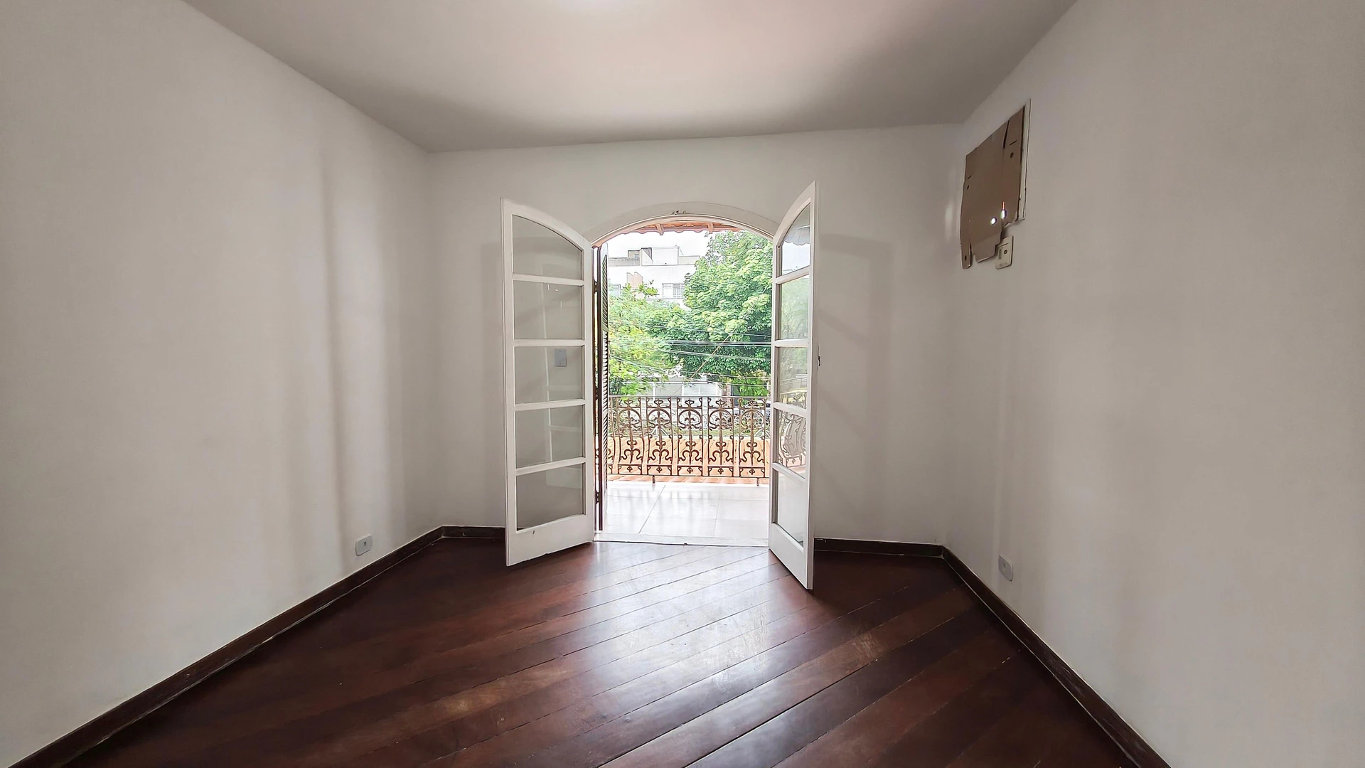House, 250 m², with a bathtub — photo 7