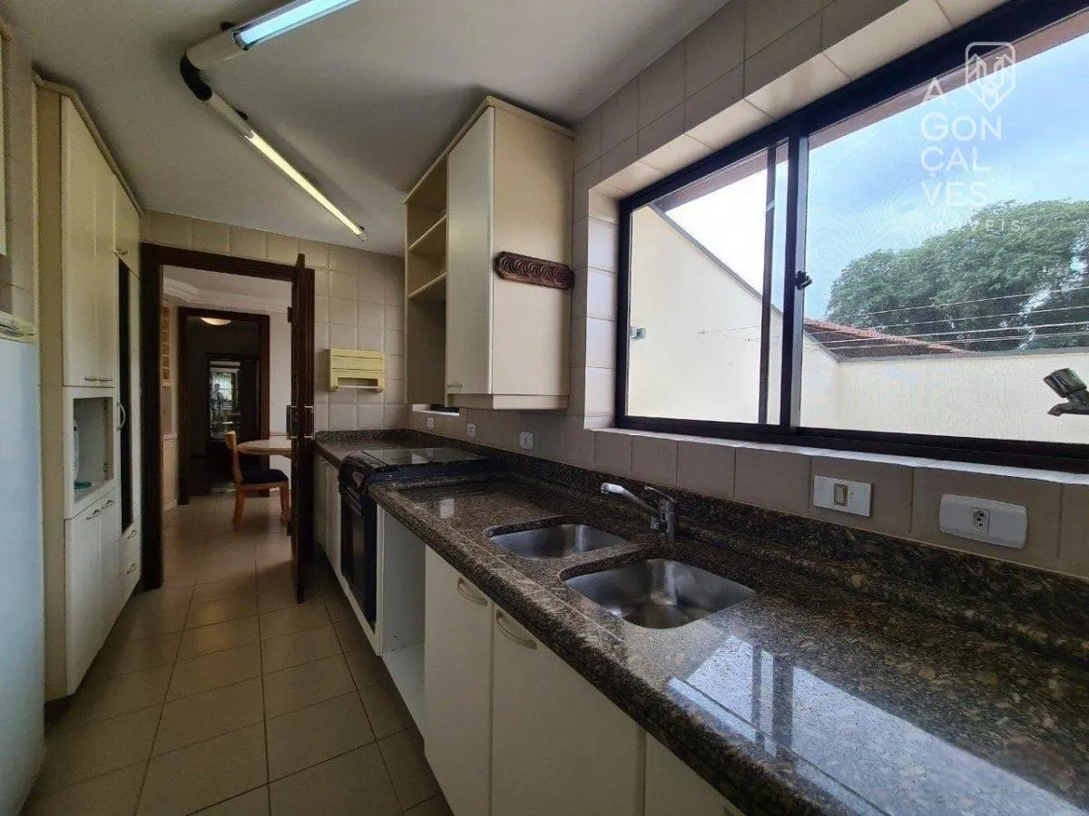 Furnished house with 3 bedrooms, 1000 m² and 4 parking spots — photo 15