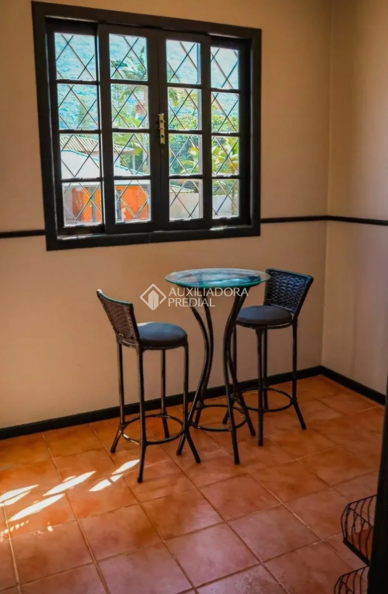 Casa sem mobília de 1100 m² com 3 suítes e jardim — photo 9