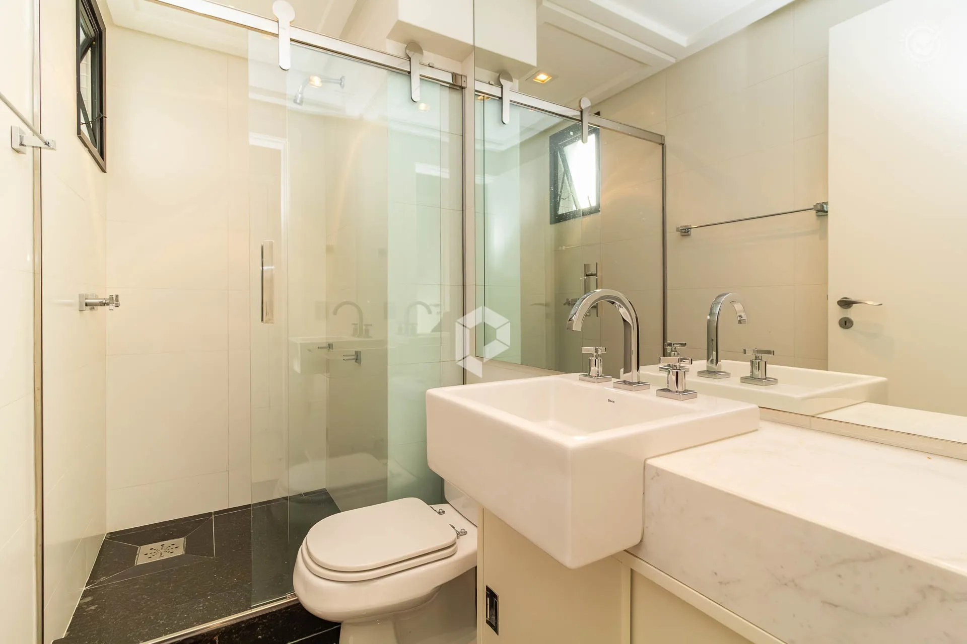 Apartamento com 3 quartos, 5 banheiros e varanda — photo 22