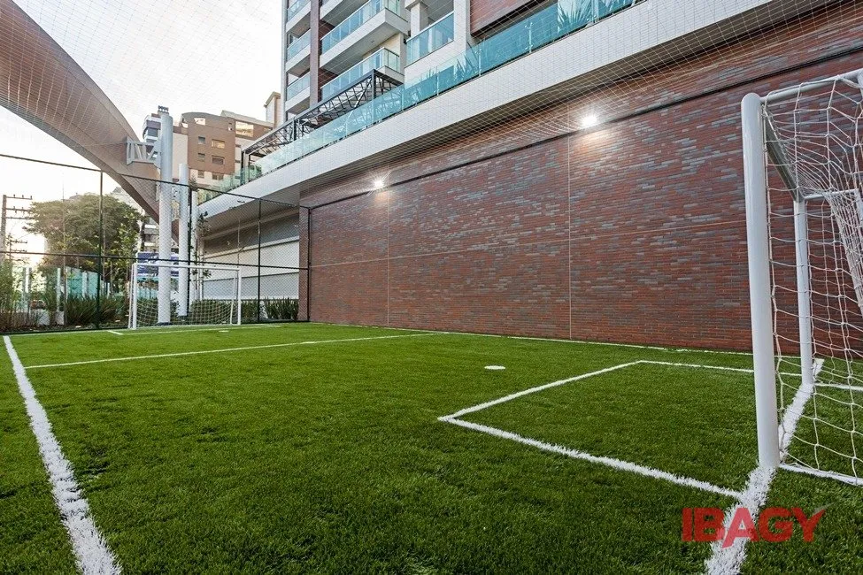 Furnished 2-suite apartment with enclosed balcony — photo 44