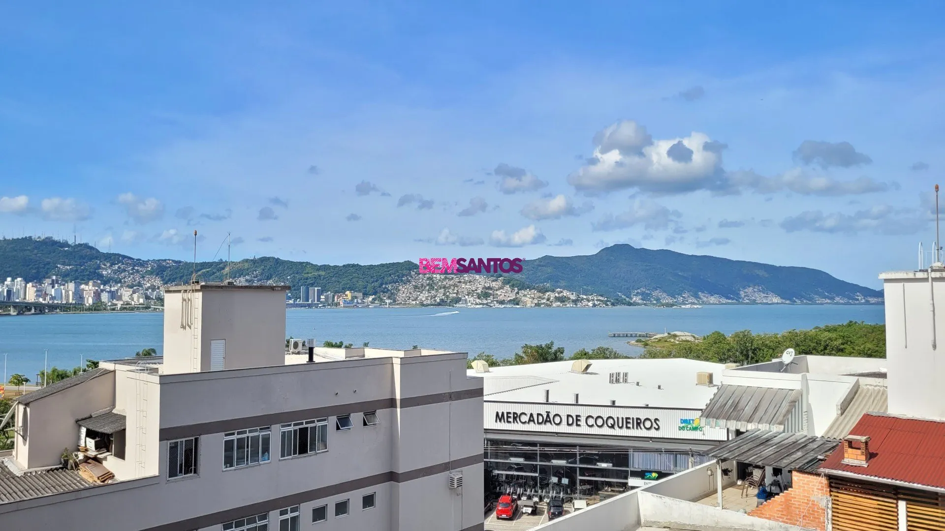 Furnished 4-bedroom apartment with a balcony — photo 34