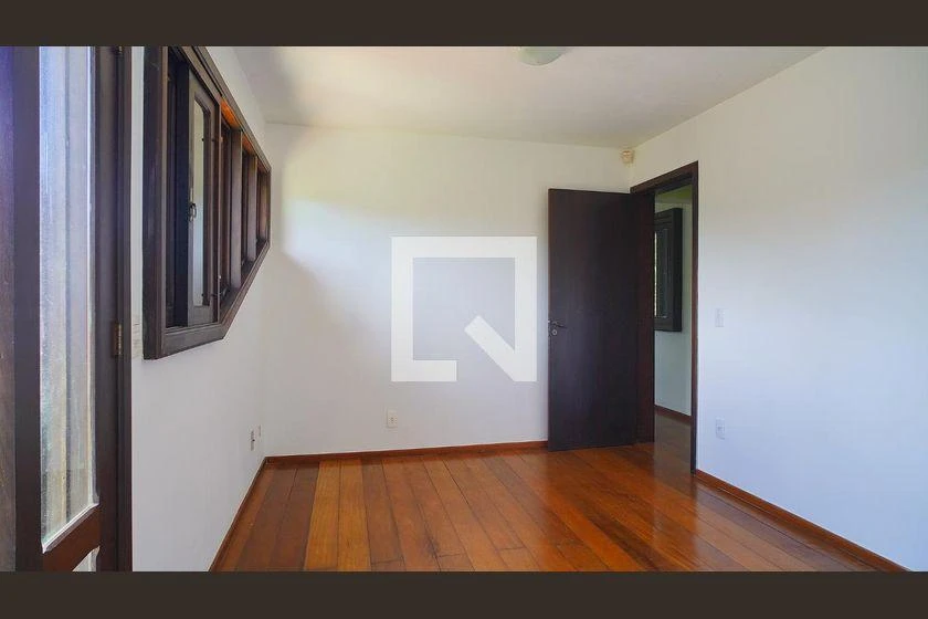 House, 735 m², with floor-to-ceiling windows — photo 14
