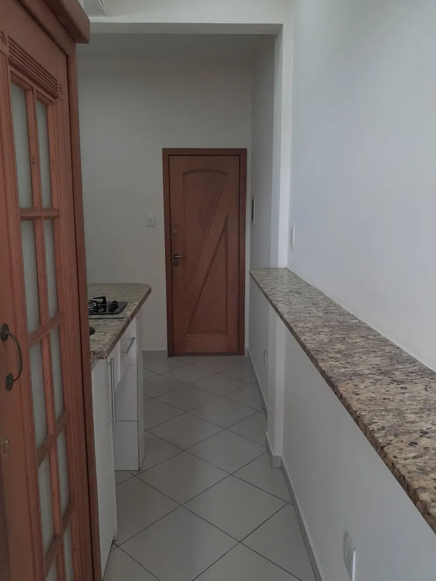 One-bedroom apartment with a washing machine — photo 3