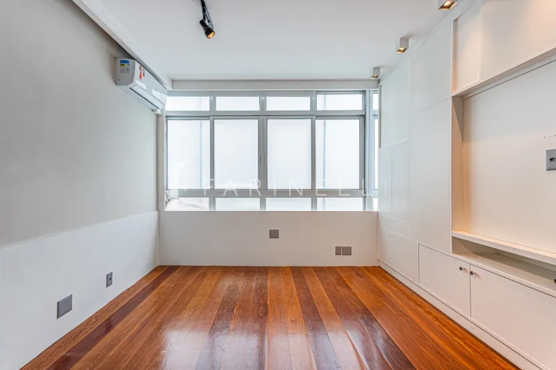 Floor-to-ceiling windows in a 3-bedroom apartment, 465 m² — photo 4