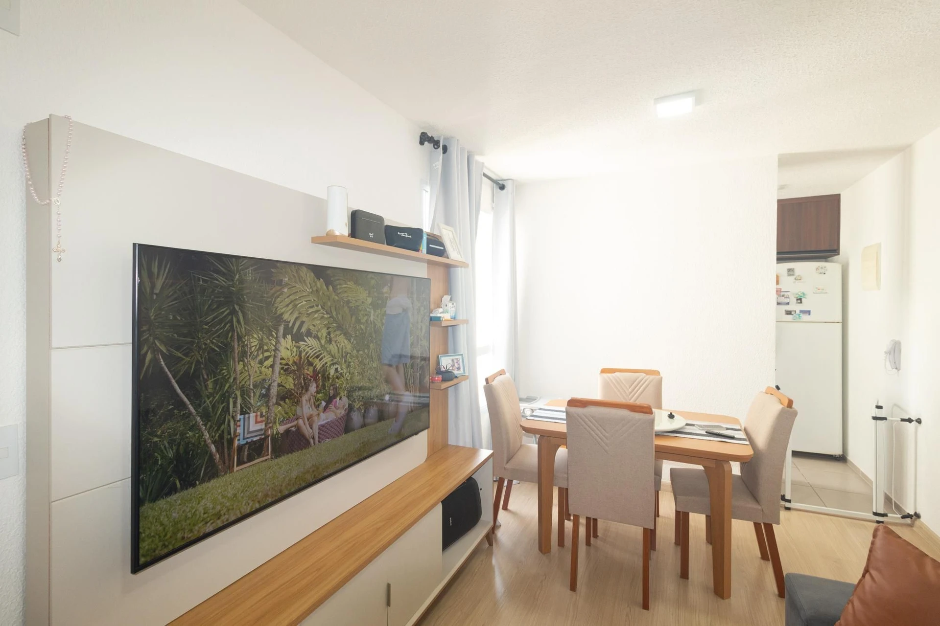 2-bedroom apartment with a washing machine