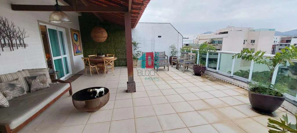 Furnished apartment with 3 en-suite bedrooms and 2 spots — photo 6