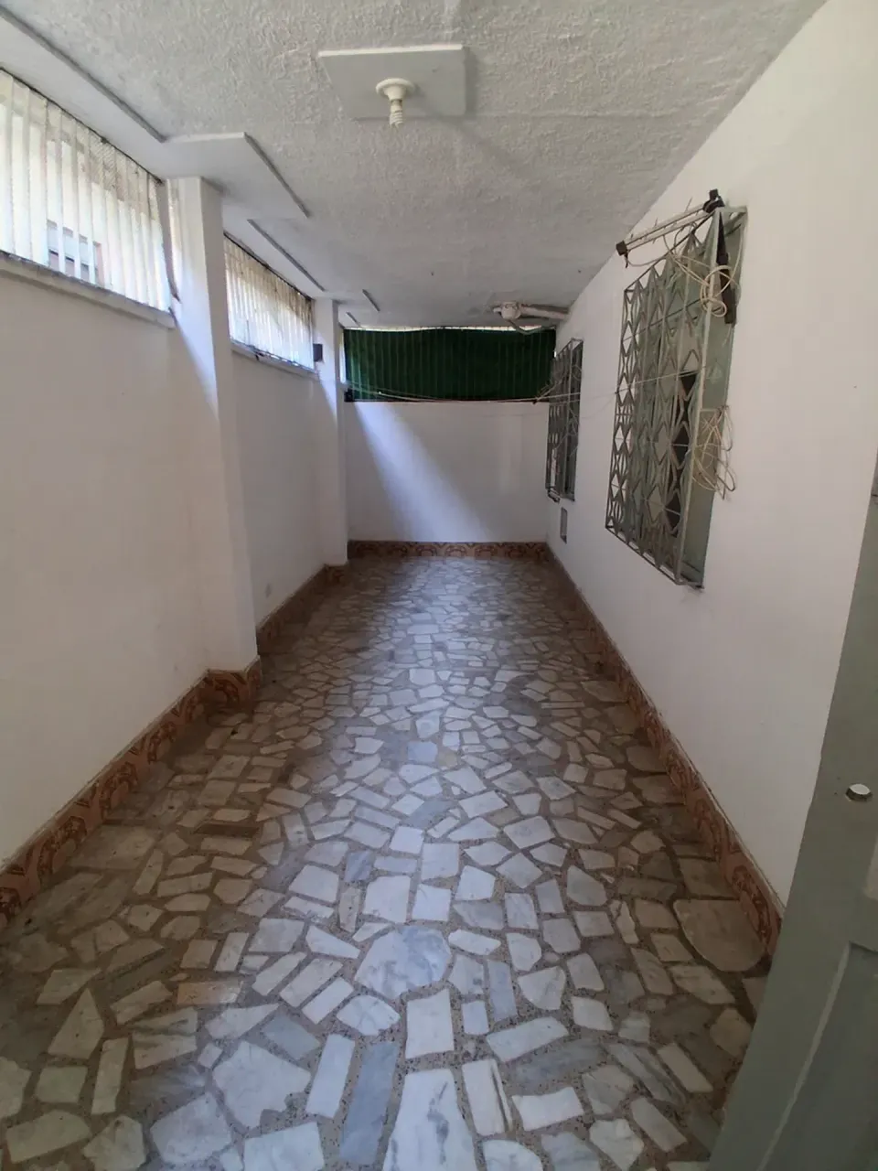 Unfurnished 1-bedroom 1-bath apartment, no parking — photo 5