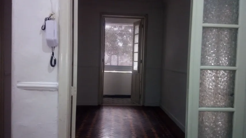 2-bedroom apartment with a separate kitchen and balcony — photo 7