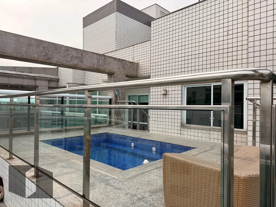 Furnished penthouse with 4 bedrooms and 3 bathrooms — photo 41