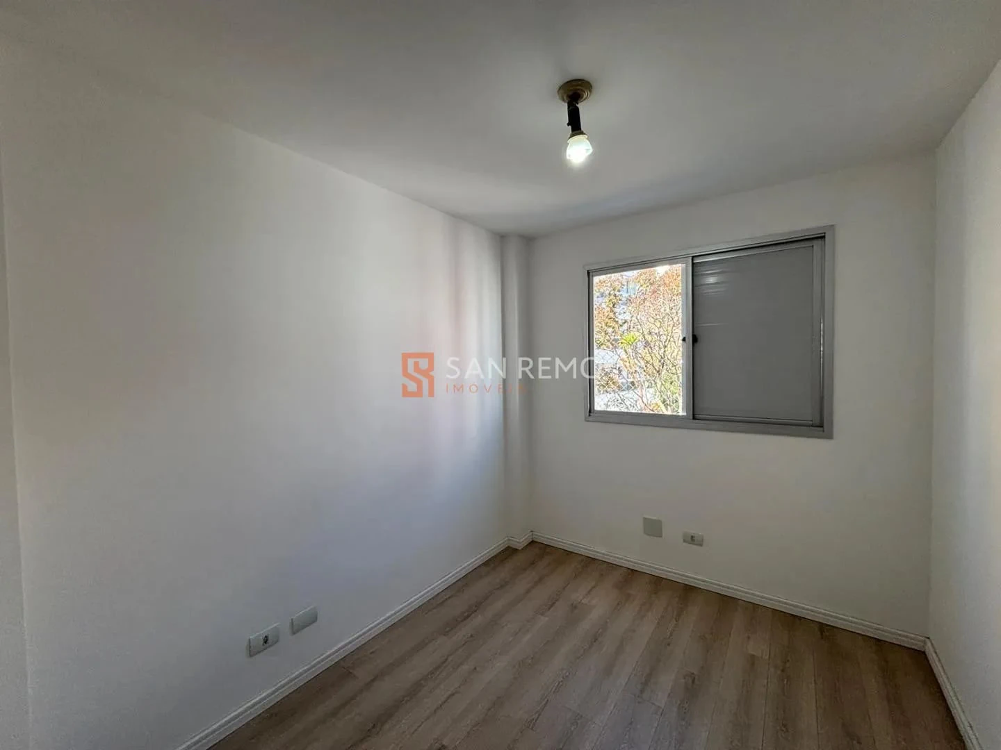 Apartment, 84 m², with wood or laminate floors — photo 15