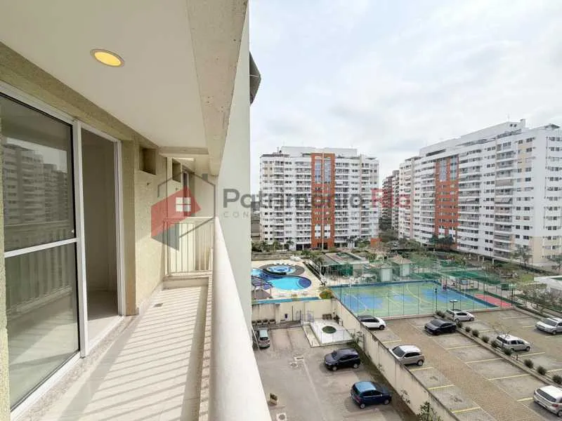 Apartment with 2 bedrooms and balcony with city view — photo 19