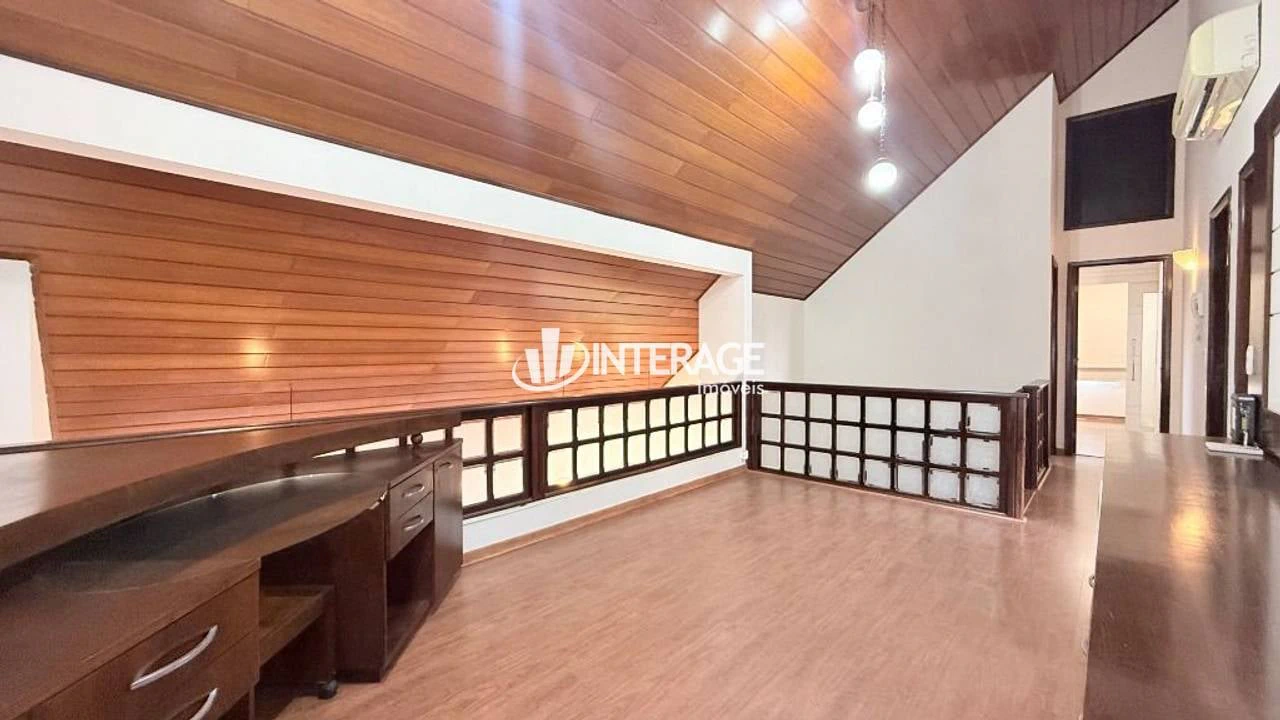 3-bedroom house with a bathtub — photo 28