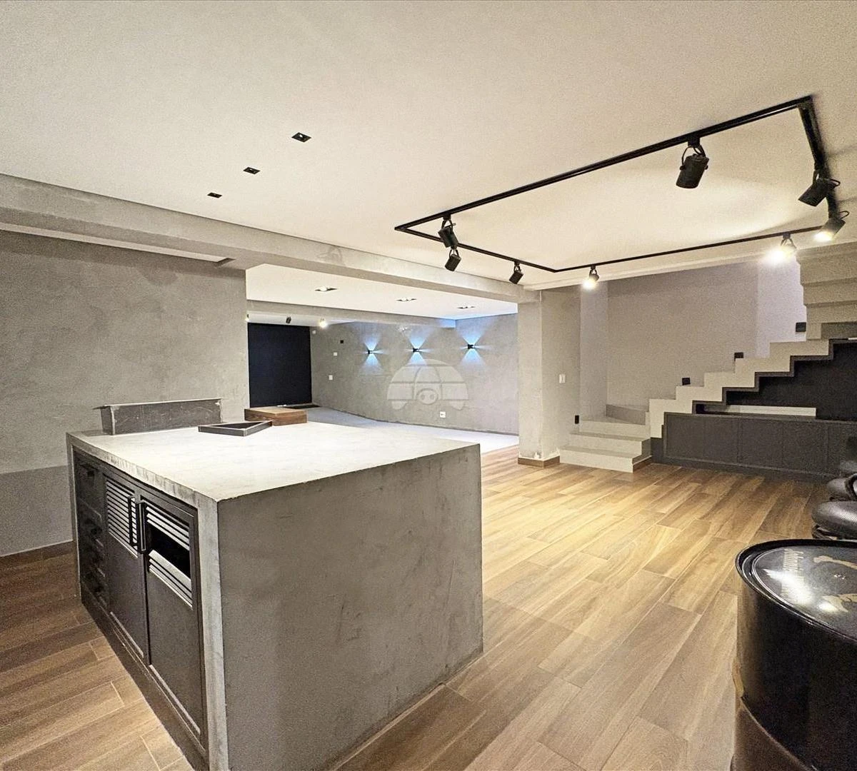 Furnished 293 m² house with open-plan kitchen — photo 42