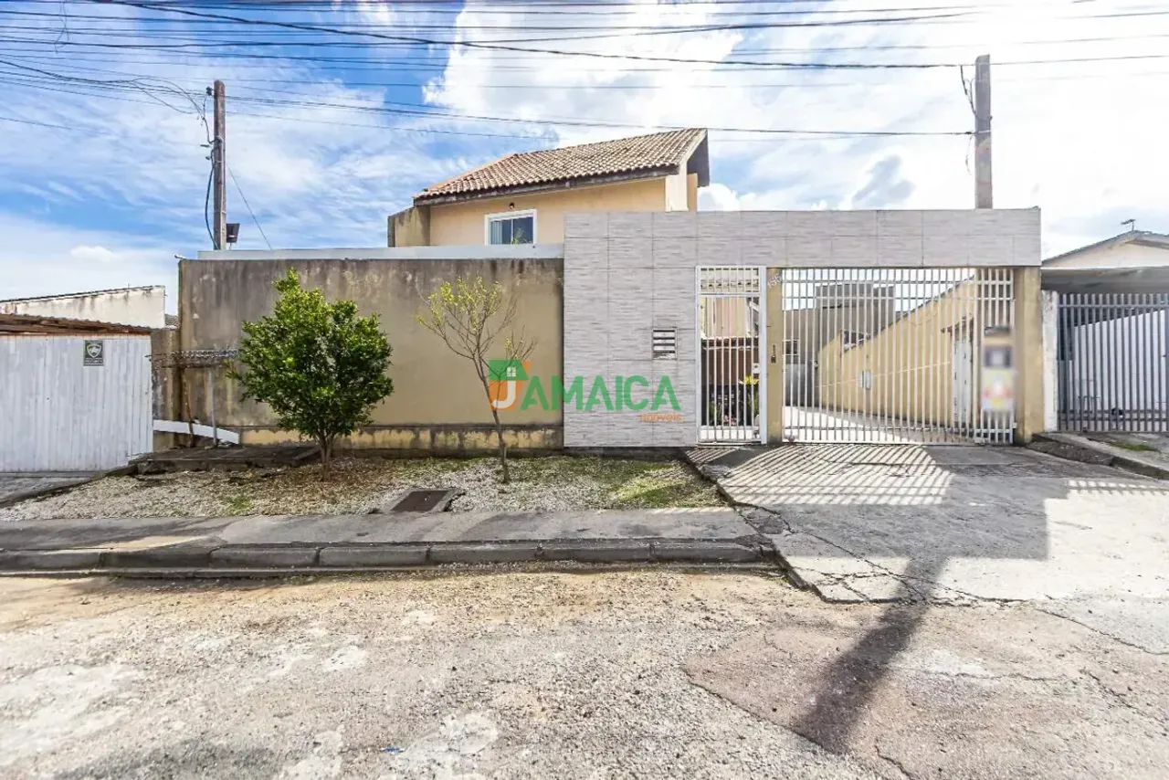 Unfurnished 101 m² house with 3 bedrooms and 3 parking