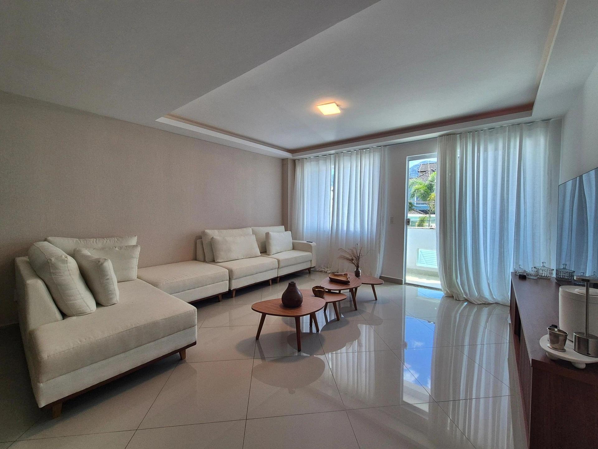 Furnished house with 4 bedrooms and a balcony — photo 21