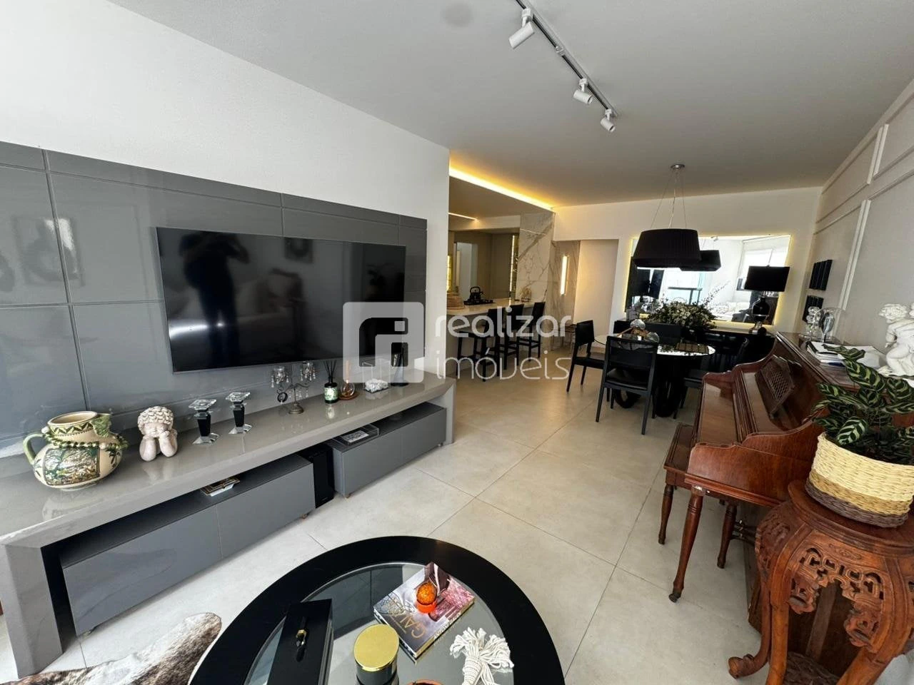Apartamento de 3 quartos com 174 m² e 2 vagas
