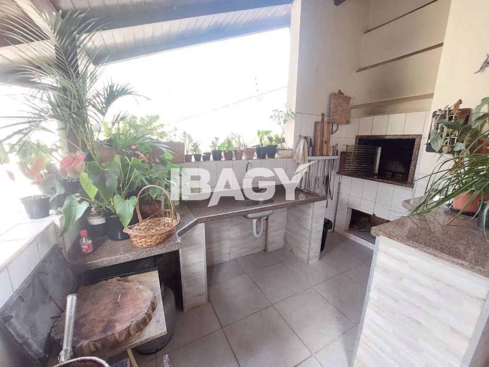 Furnished house with 5 bedrooms and 4 parking spots — photo 11