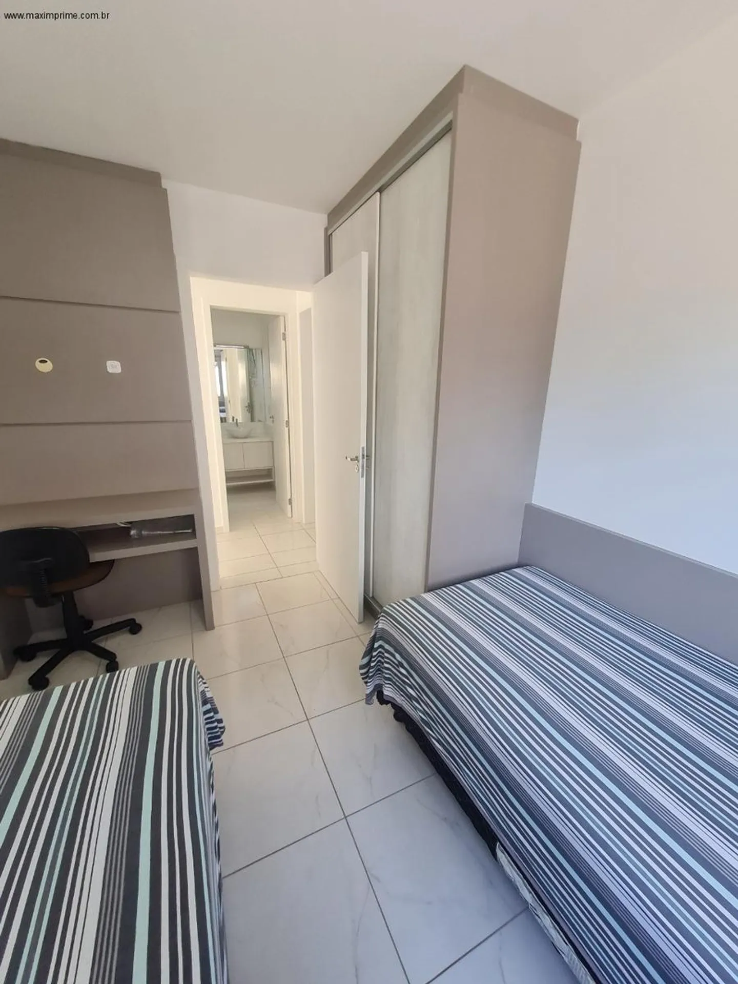 Furnished 2-bedroom apartment 63 m² with balcony — photo 17