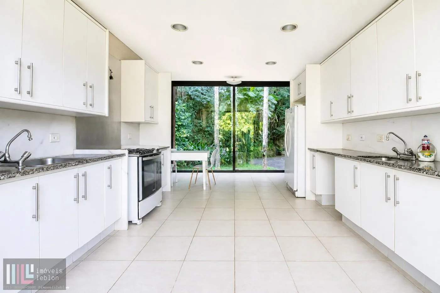 Furnished house with 6 suites, 7 bathrooms and 10 parking — photo 17