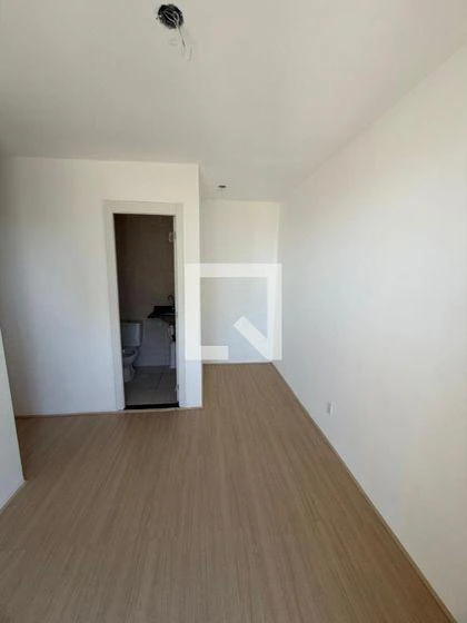 Wood or laminate floors in a 3-bedroom apartment, 63 m² — photo 4