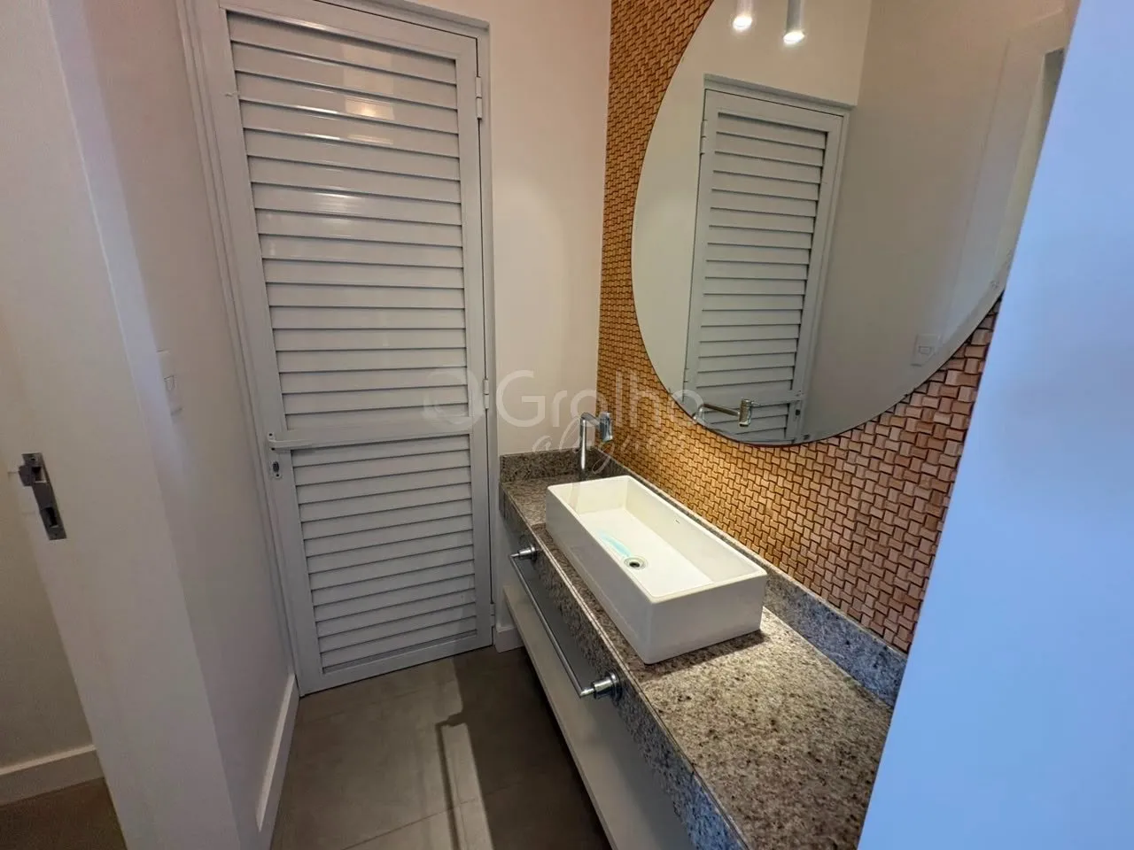 Мебльований будинок 868 м² з 3 люксами та 9 місцями — photo 46