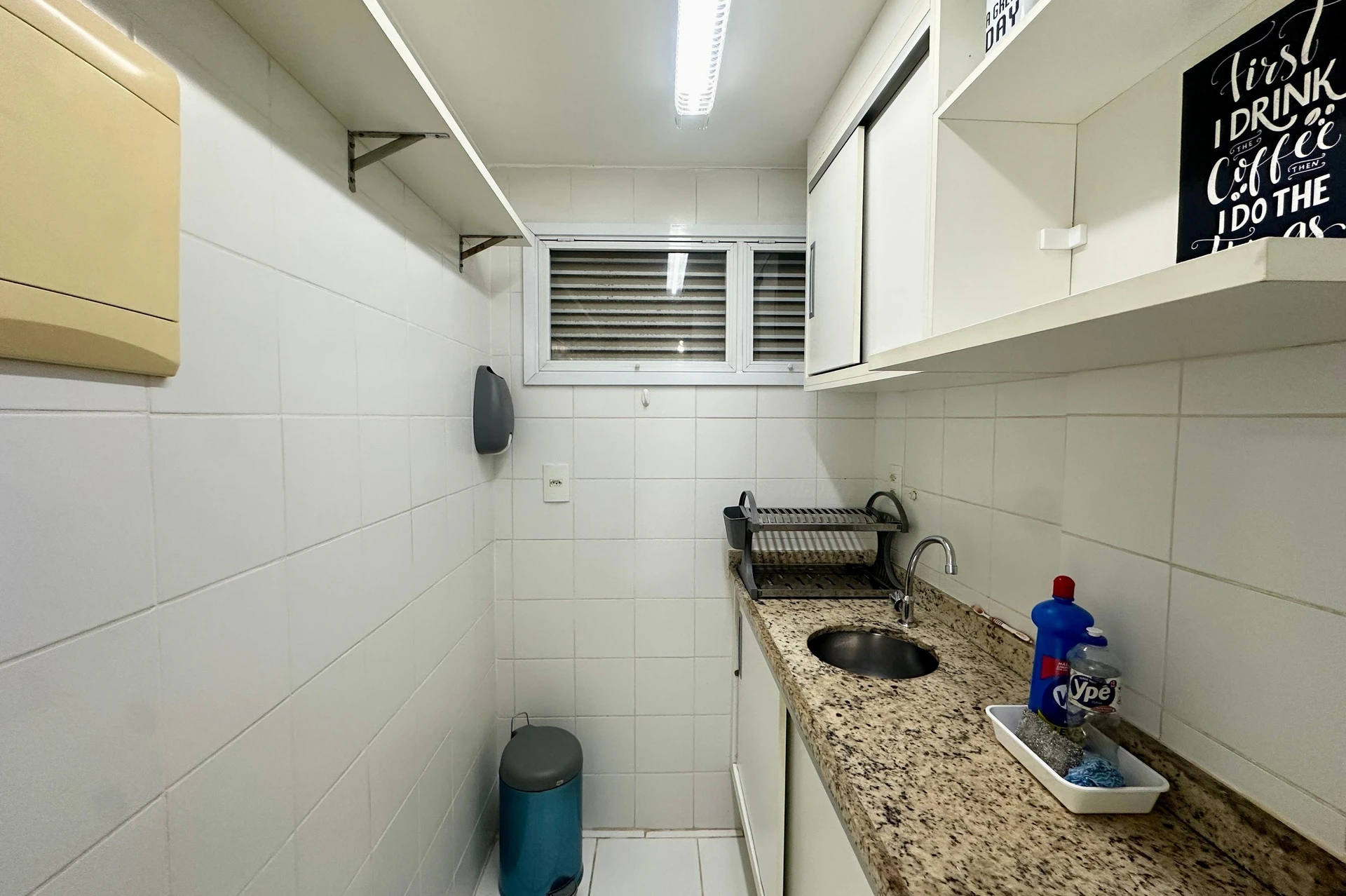 One-bedroom apartment in a building with a sauna — photo 13