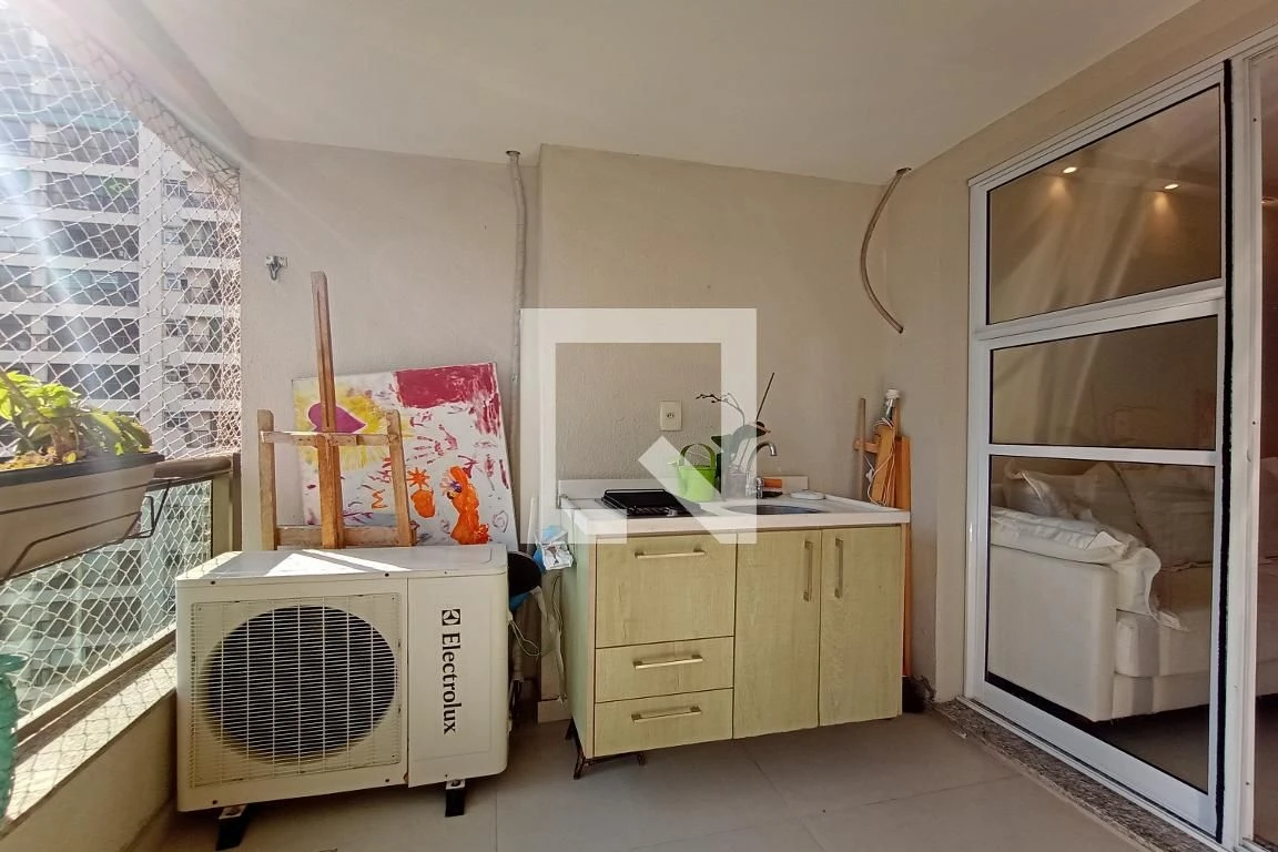 Furnished 3-bedroom apartment with 3 bathrooms and balcony — photo 28