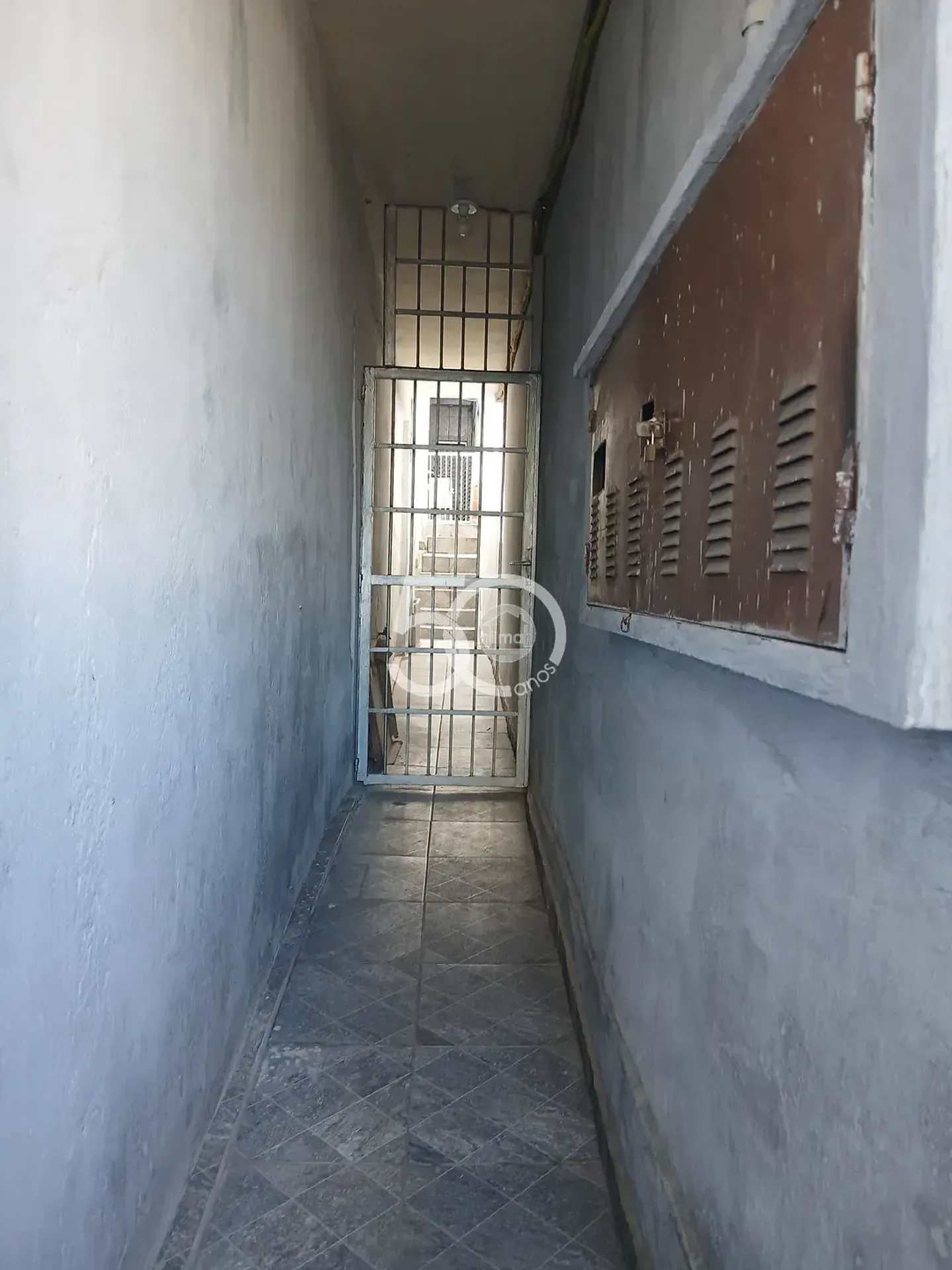 Unfurnished apartment with 2 bedrooms and a separate kitchen — photo 27