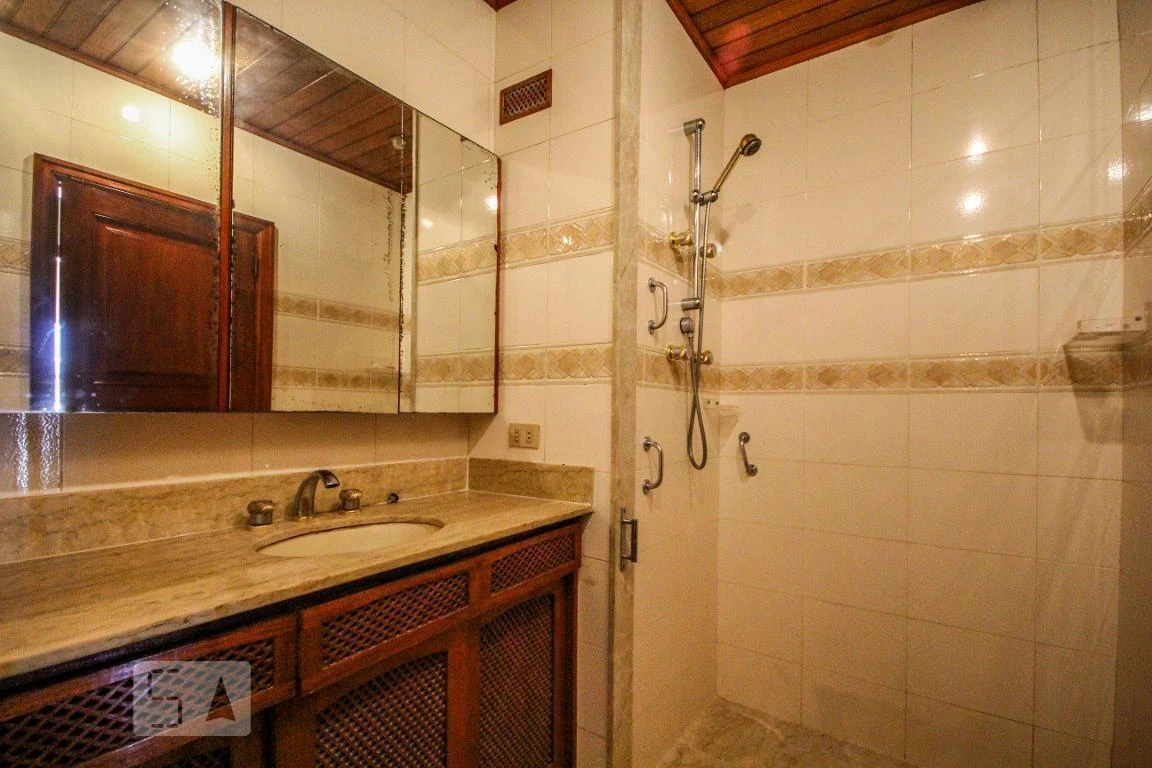 Apartment with 4 bedrooms, 4 baths and 300 m² — photo 13