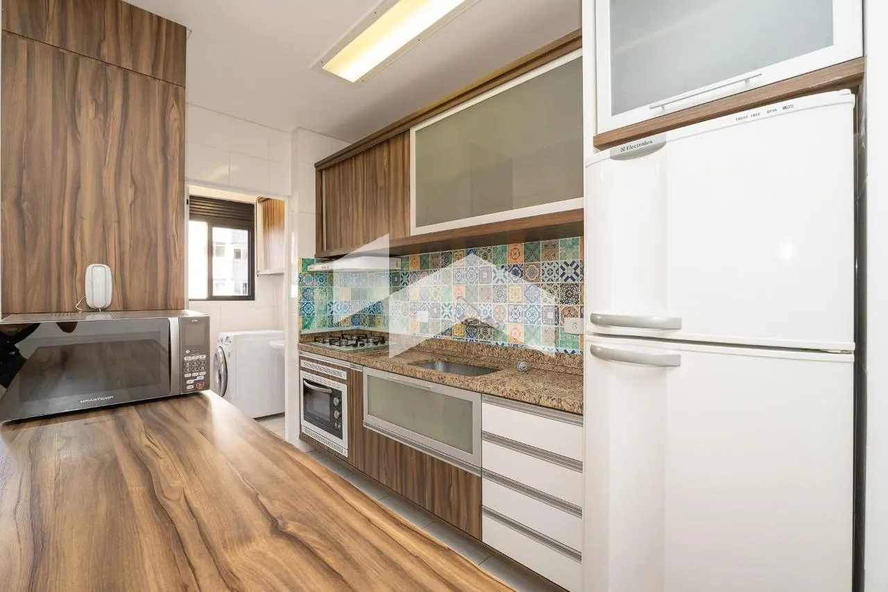 Furnished 2-bedroom apartment with 1 bathroom — photo 11