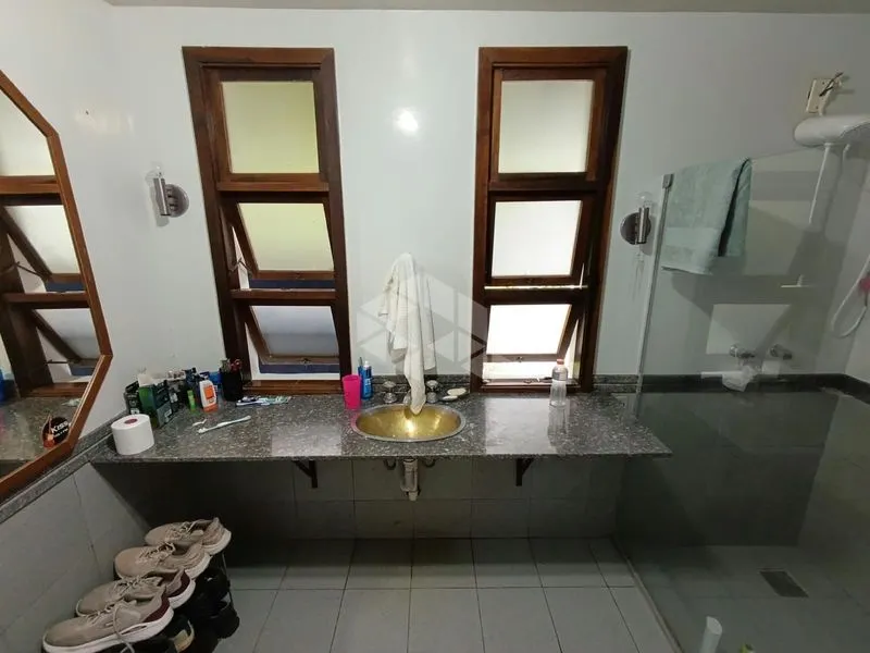 House, 600 m², with a bathtub — photo 39