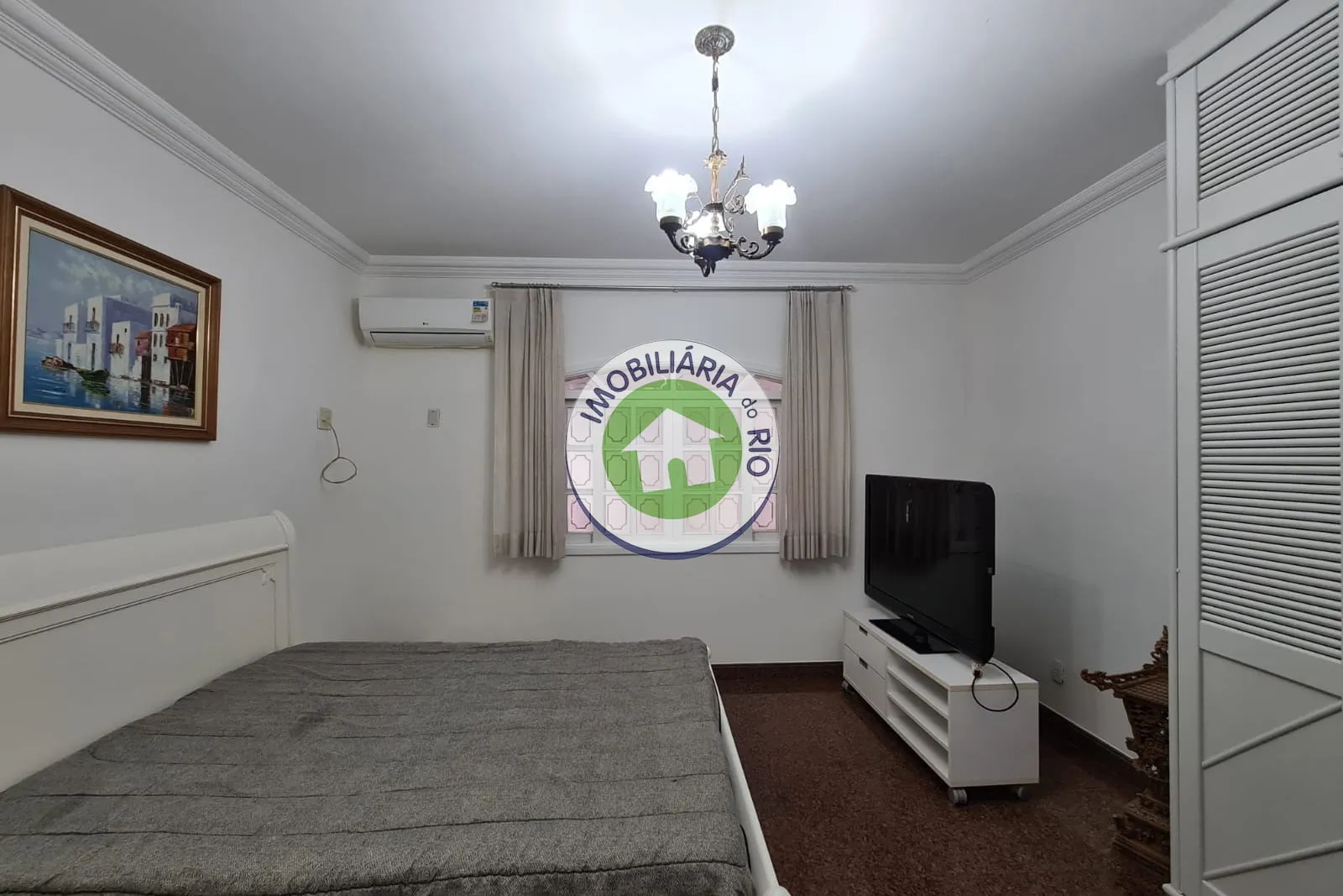 House with 5 bedrooms and 5 bathrooms plus 4 parking spaces — photo 18