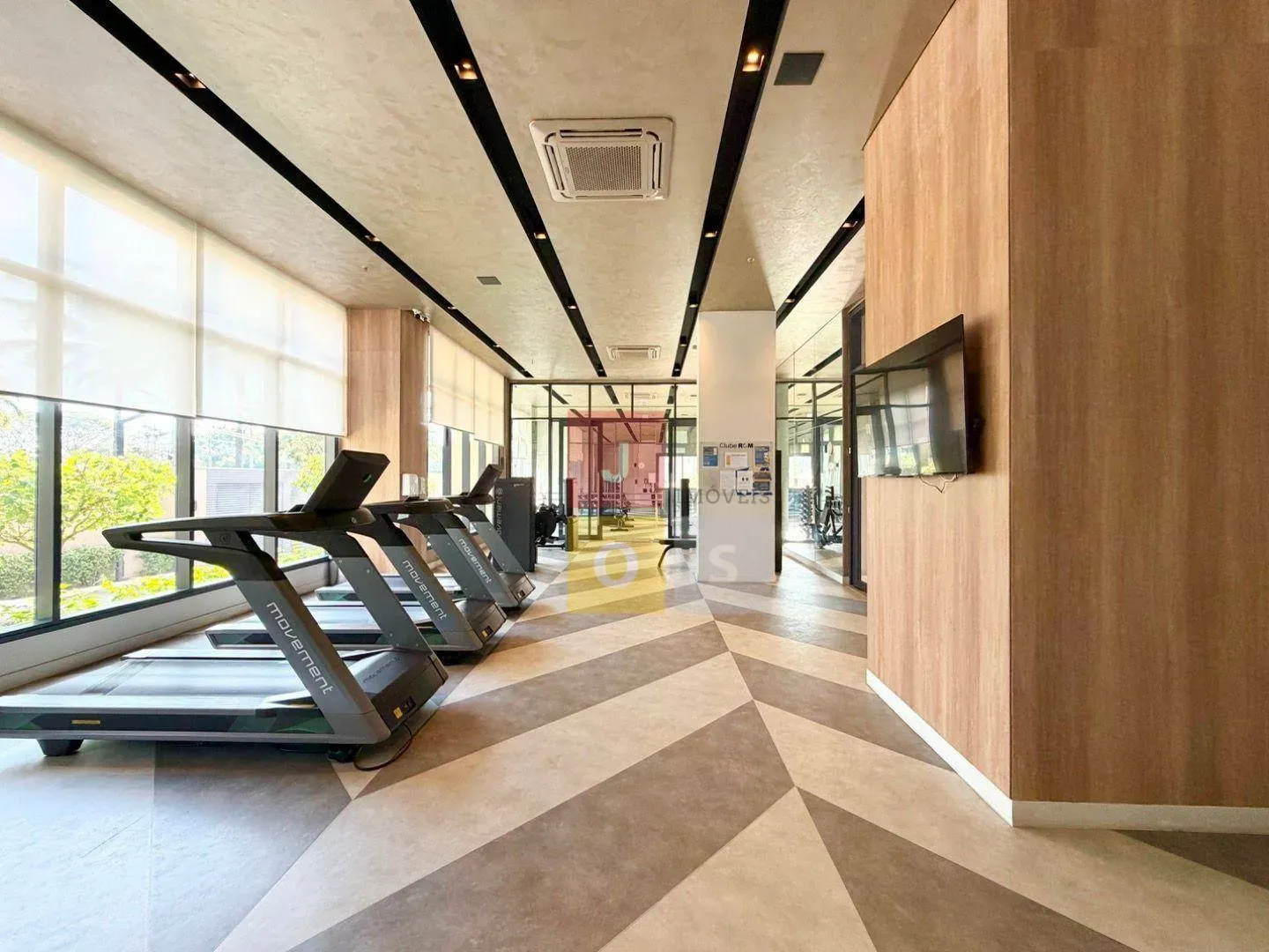 80 m² apartment with 2 bedrooms and a glass balcony — photo 64