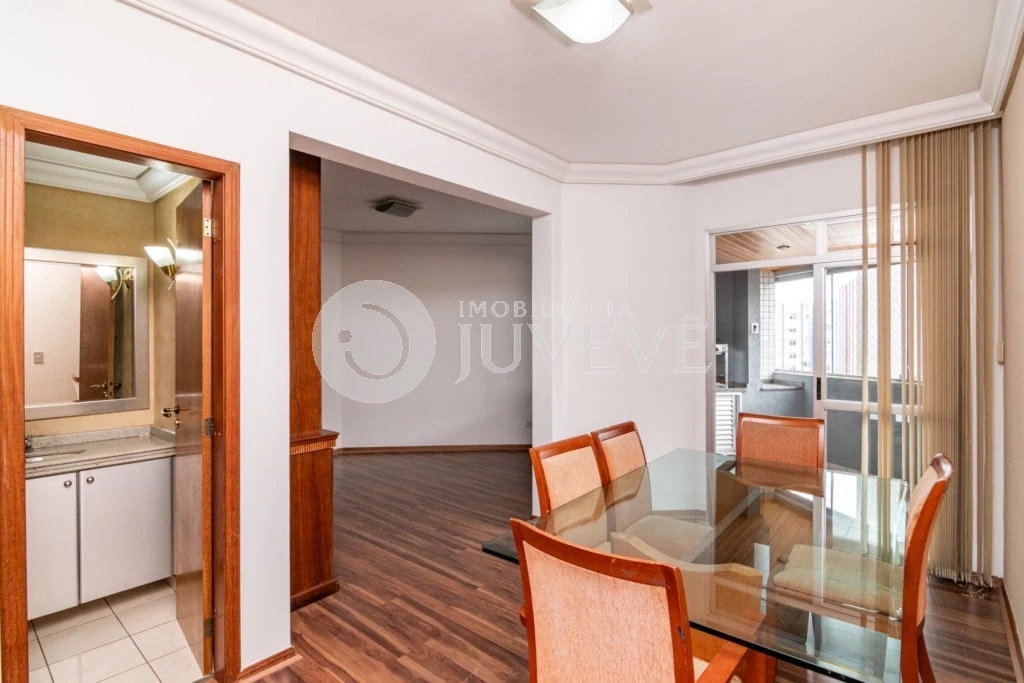 130 m² apartment with a walk-in closet and a bathtub — photo 12