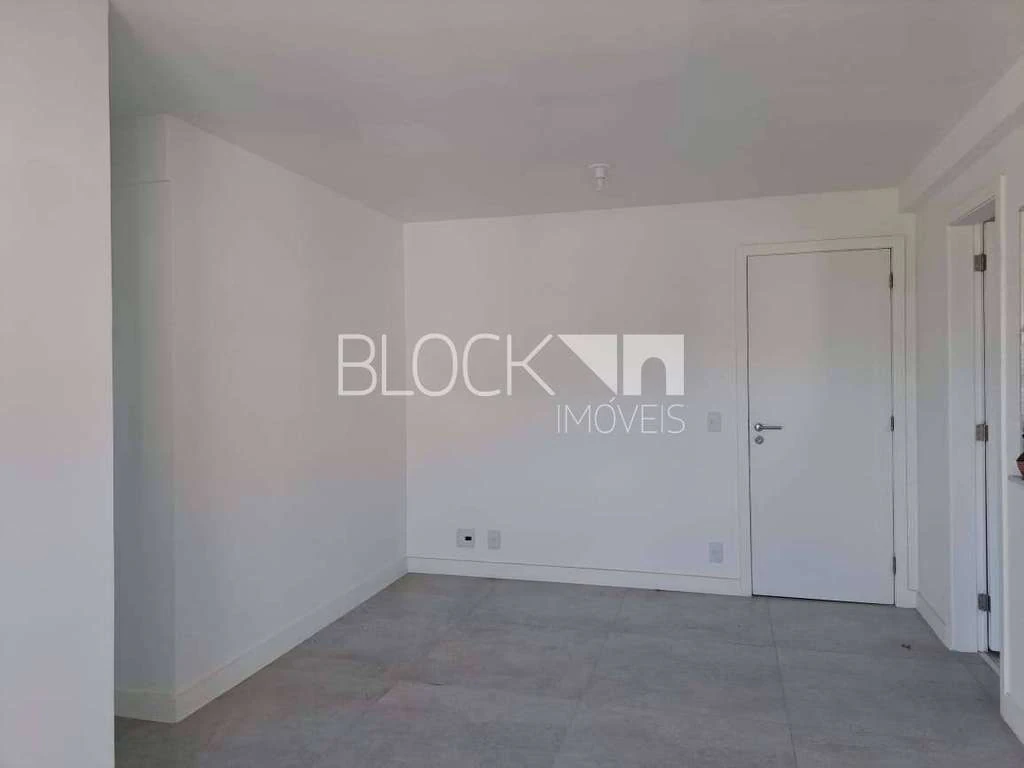 1-bedroom apartment with balcony and 49 m² — photo 4