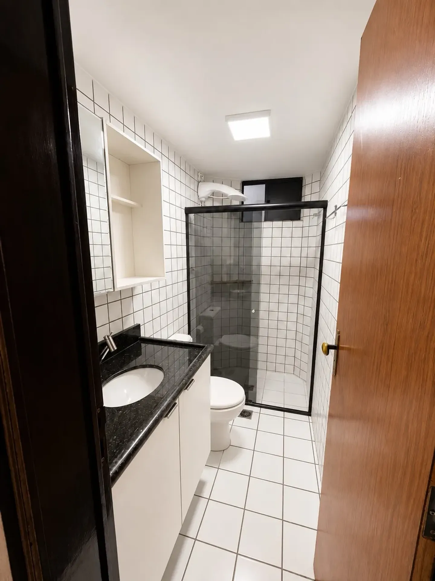 3-bedroom apartment with a washing machine — photo 2