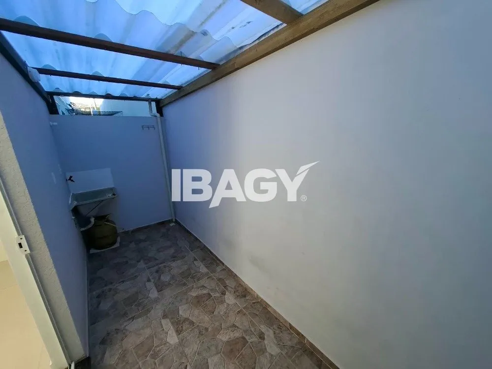 2-bedroom house with a washing machine — photo 2