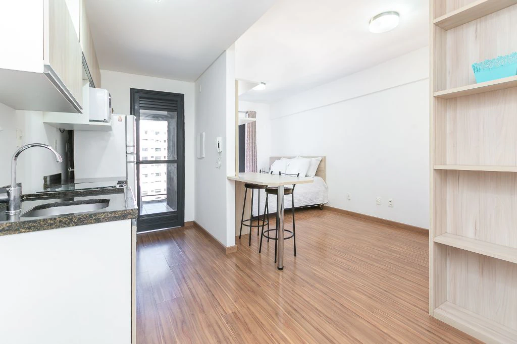 Furnished 25 m² studio with balcony on the 12th floor — photo 2