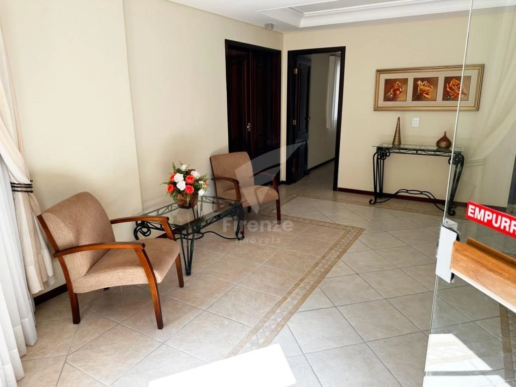 Glass-enclosed balcony in a 3-bedroom apartment, 113 m² — photo 11