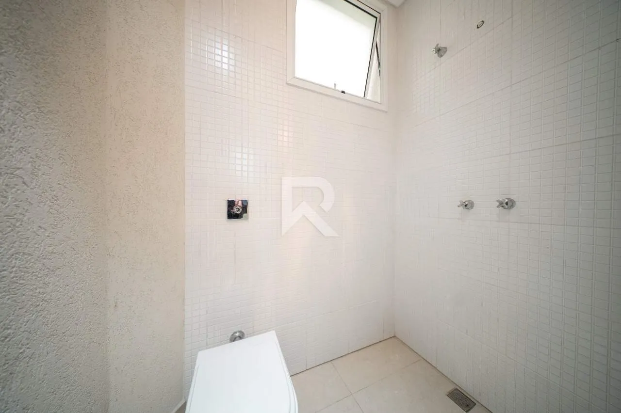 Casa com piscina, jardim e 4 quartos — photo 20