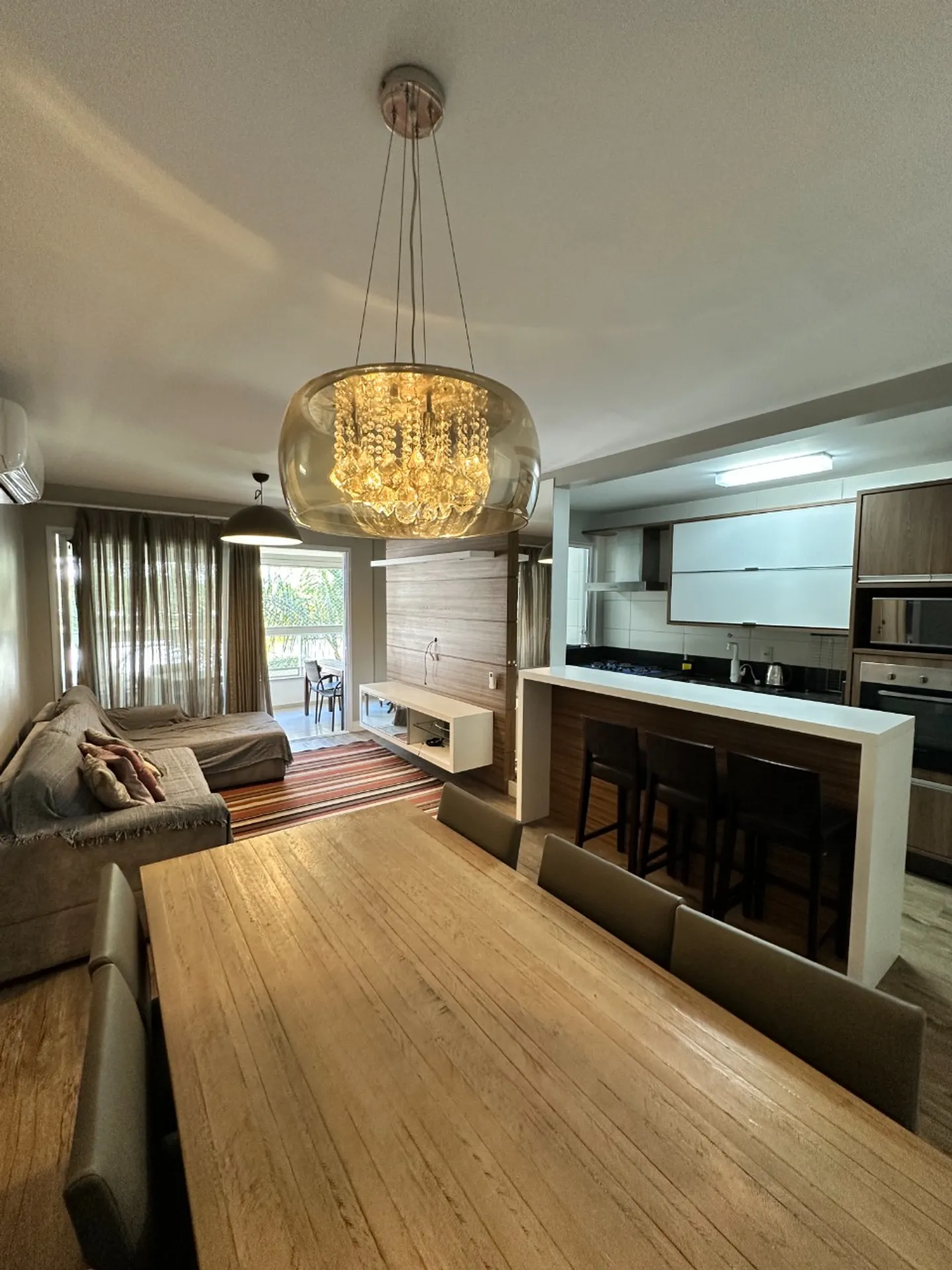 Furnished 2-bedroom apartment with balcony and BBQ