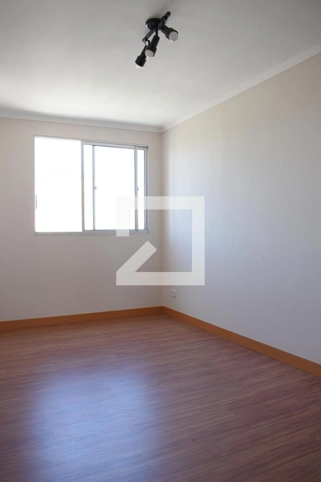 2-bedroom apartment in a building with a gym — photo 8