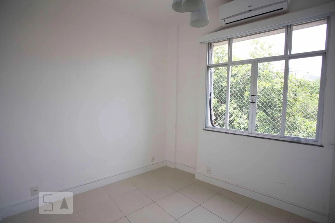 2-bedroom rental apartment with 1 bathroom and parking — photo 4